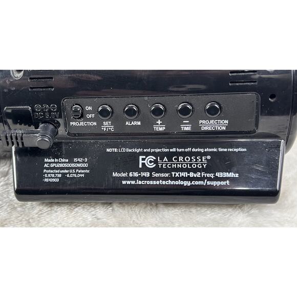 La Crosse Technology 616-143 Projection Alarm Clock Backlight Inside Temperature - Picture 4 of 6